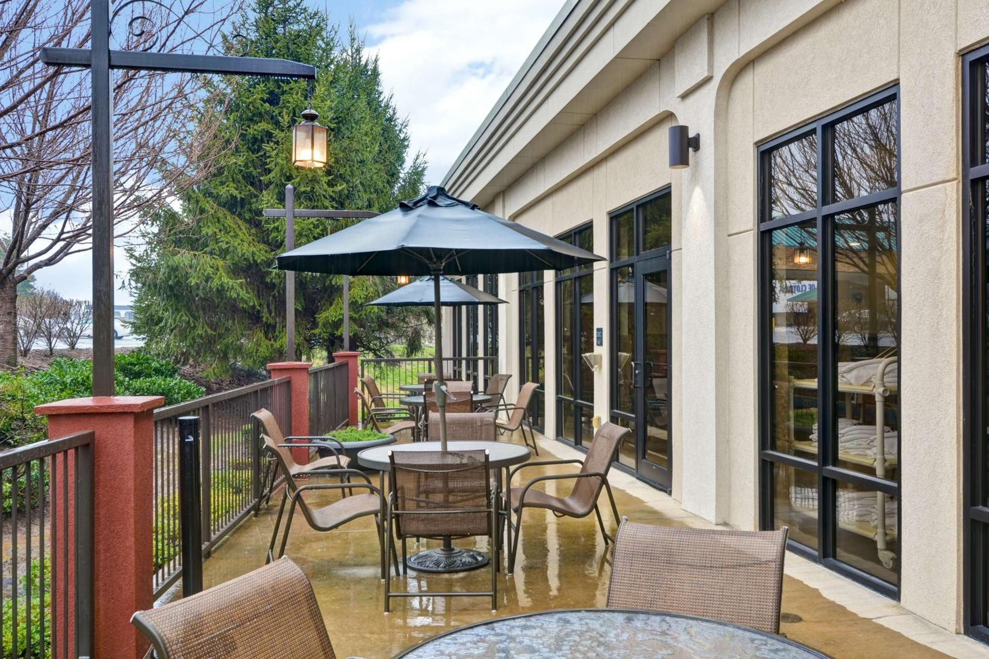 Hampton Inn Hendersonville Bagian luar foto